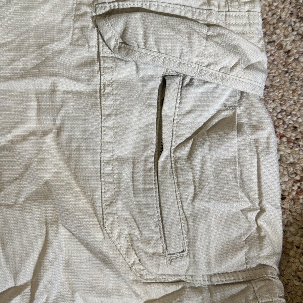Chaps Cargo / Golf Shorts - Picture 2 of 3